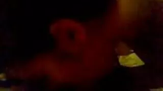Ébano stripper permite que o cliente apresentá-la ao filme pornô mulher com mulher transando Pau