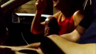 O tipo fode uma morena tatuada num sofá de couro filme porno com mulheres