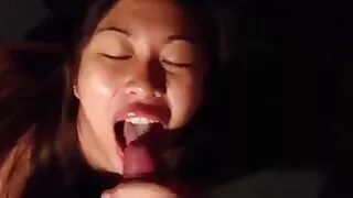 Menina em filme pornográfico de mulher pelada meia arrastão gosta de dramatização e anal com o namorado