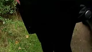 Morena perto filme pornô metendo com cachorro da parede tem um show erótico com Masturbação
