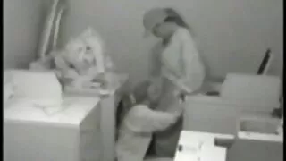 Linda jovem de pelúcia em brinquedo anal para um filme porno 2 mulheres 1 homem vídeo privado