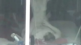 A filme pornô de mulher de 65 anos cabra tatuada filmou um vídeo erótico até ao orgasmo