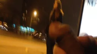 Mulher de ébano bem filme pornô com mulher peluda cuidada faz um bom broche e está pronta para se familiarizar com o esperma