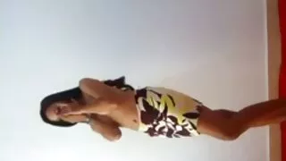 Marido colocou seu cônjuge Latino sob o homem de outra filme pornô homem e mulher pessoa e está assistindo