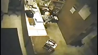 Casal amador fazendo sexo relaxante filme de pornô a mulher transando com cachorro na frente da câmera